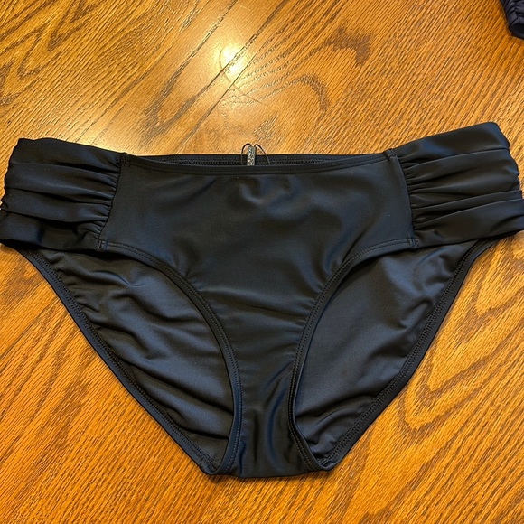 Ocean Blues Black Women's Full Coverage Swim Bottoms Ruched Sides Bikini… - Picture 5 of 9